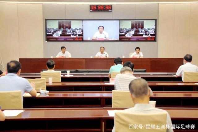 张雪迎接馆长全场欢腾，师父牙哥却默默离去：这风度，值得学
